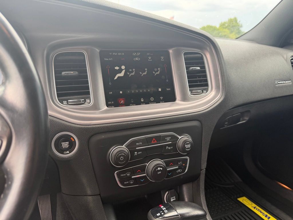 Used 2023 Dodge Charger SXT RWD image 10