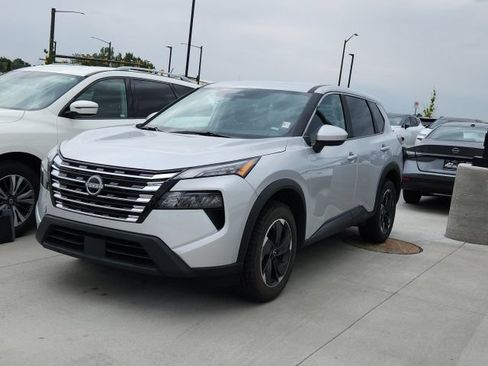 Used 2025 Nissan Rogue SV AWD/4WD image 1