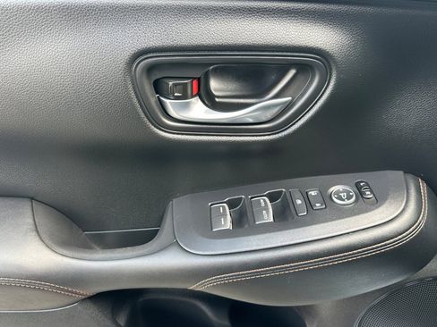 Used 2025 Honda HR-V Sport image 11