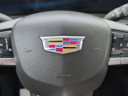 Used 2024 Cadillac XT4 Premium Luxury image 31