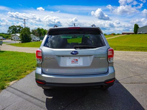 Used 2017 Subaru Forester 2.5i Premium w/ All-Weather Package AWD/4WD image 4