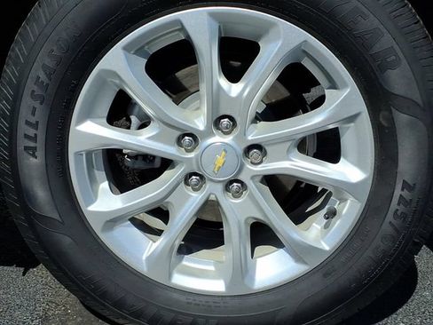 Certified 2021 Chevrolet Equinox LS w/ LS Convenience Package AWD/4WD image 10