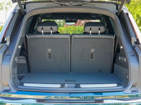 Used 2026 Cadillac Vistiq Platinum image 10