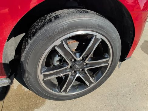 Used 2021 Ford Expedition Limited image 2