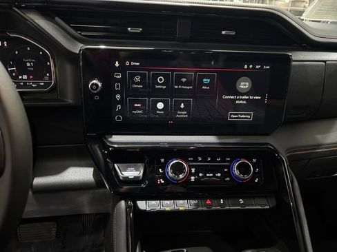 Used 2025 GMC Sierra 1500 AT4 image 21