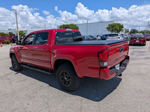 Used 2022 Toyota Tacoma SR5 w/ Technology Package RWD image 6