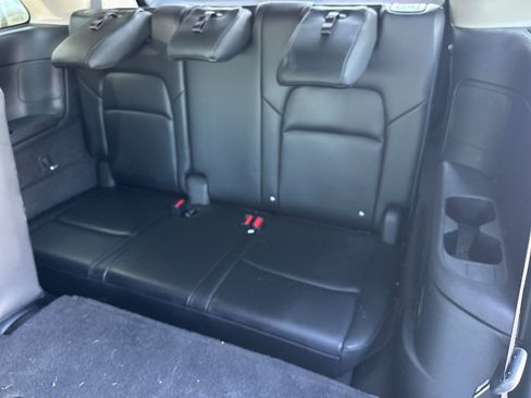 Used 2022 Nissan Pathfinder SL AWD/4WD image 14