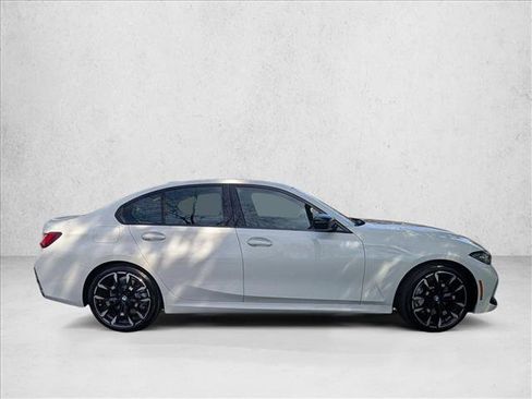 Used 2025 BMW 330i xDrive Sedan AWD/4WD image 4