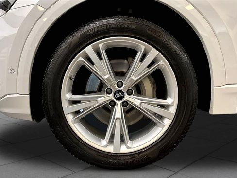 Certified 2023 Audi Q8 Premium w/ Convenience Package AWD/4WD image 11