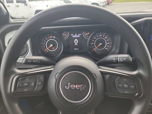 Certified 2025 Jeep Gladiator Sport AWD/4WD image 29
