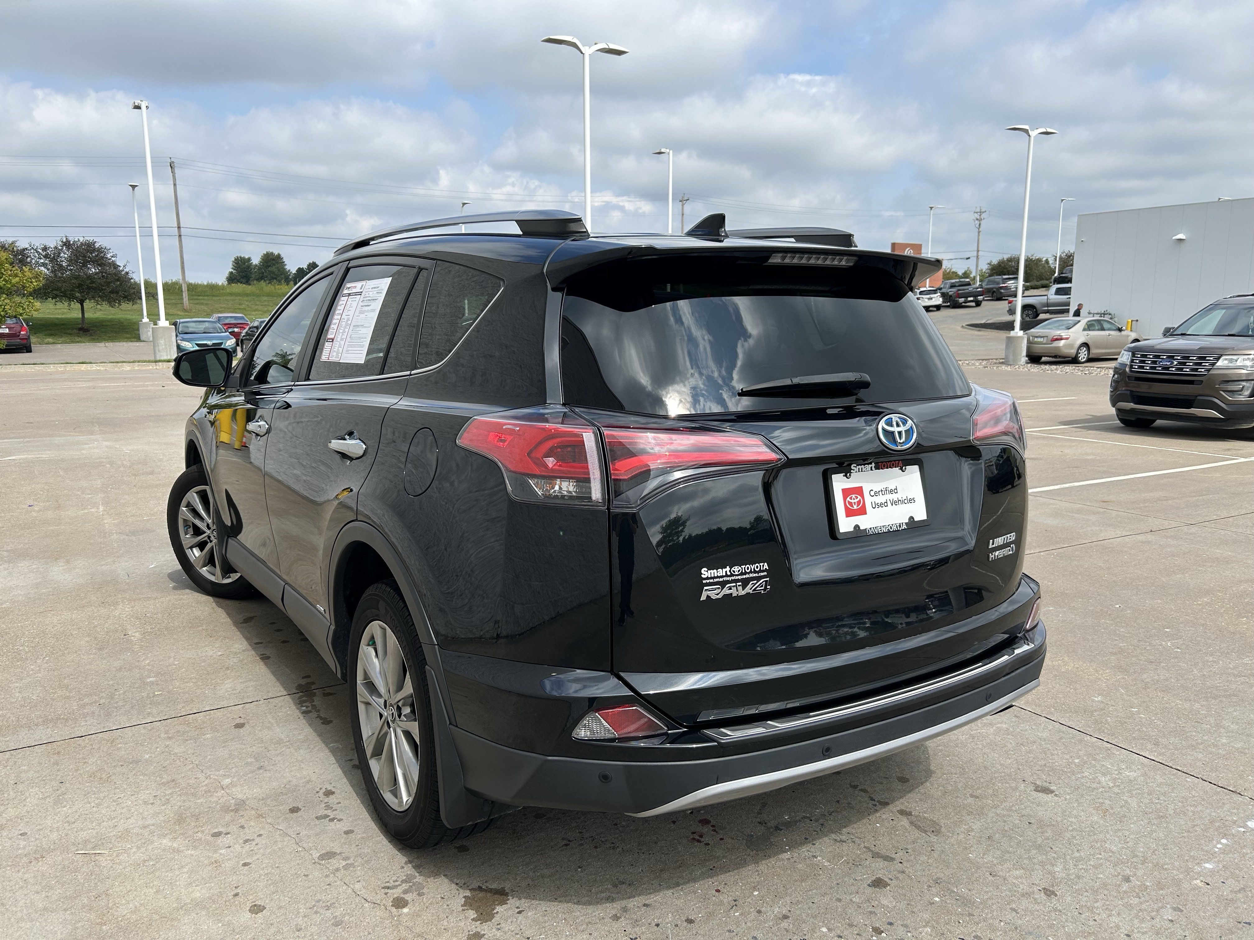 Used 2018 Toyota RAV4 Limited w/ Advanced Technology Package AWD/4WD image 3