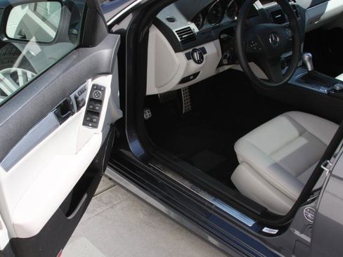 Used 2009 Mercedes-Benz C 300 4MATIC Sedan image 23