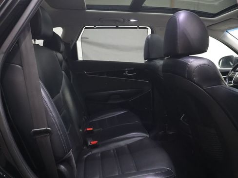 Used 2019 Kia Sorento SX w/ SX Touring Package FWD image 12