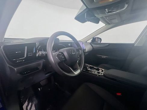 Used 2025 Lexus NX 250 FWD w/ Towing Package (2000 Lbs) image 18