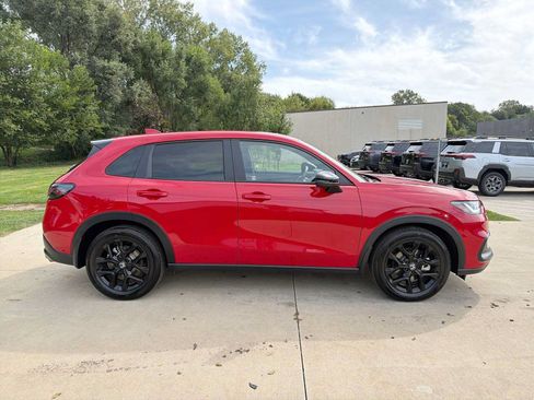 Used 2025 Honda HR-V Sport image 7