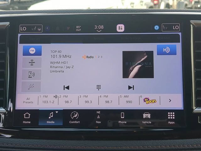 Used 2025 Chrysler Pacifica Pinnacle w/ Trailer Tow Group FWD image 21