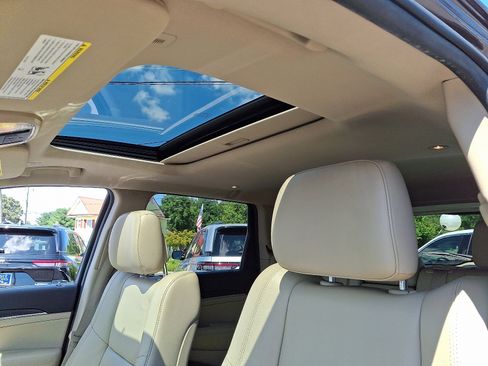 Used 2020 Jeep Grand Cherokee Limited w/ Trailer Tow Group IV image 14