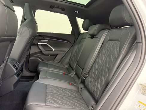 Certified 2025 Audi SQ5 Premium Plus w/ Premium Plus Package AWD/4WD image 17