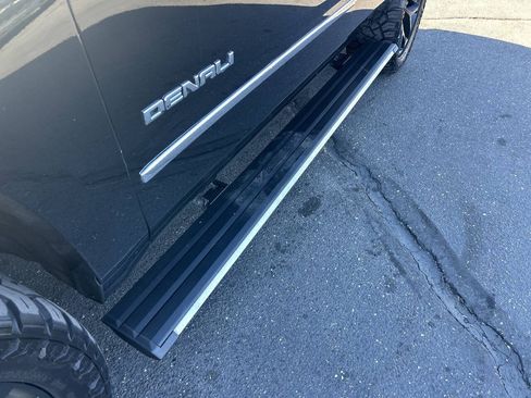 Used 2018 GMC Yukon Denali w/ Denali Ultimate Package AWD/4WD image 8