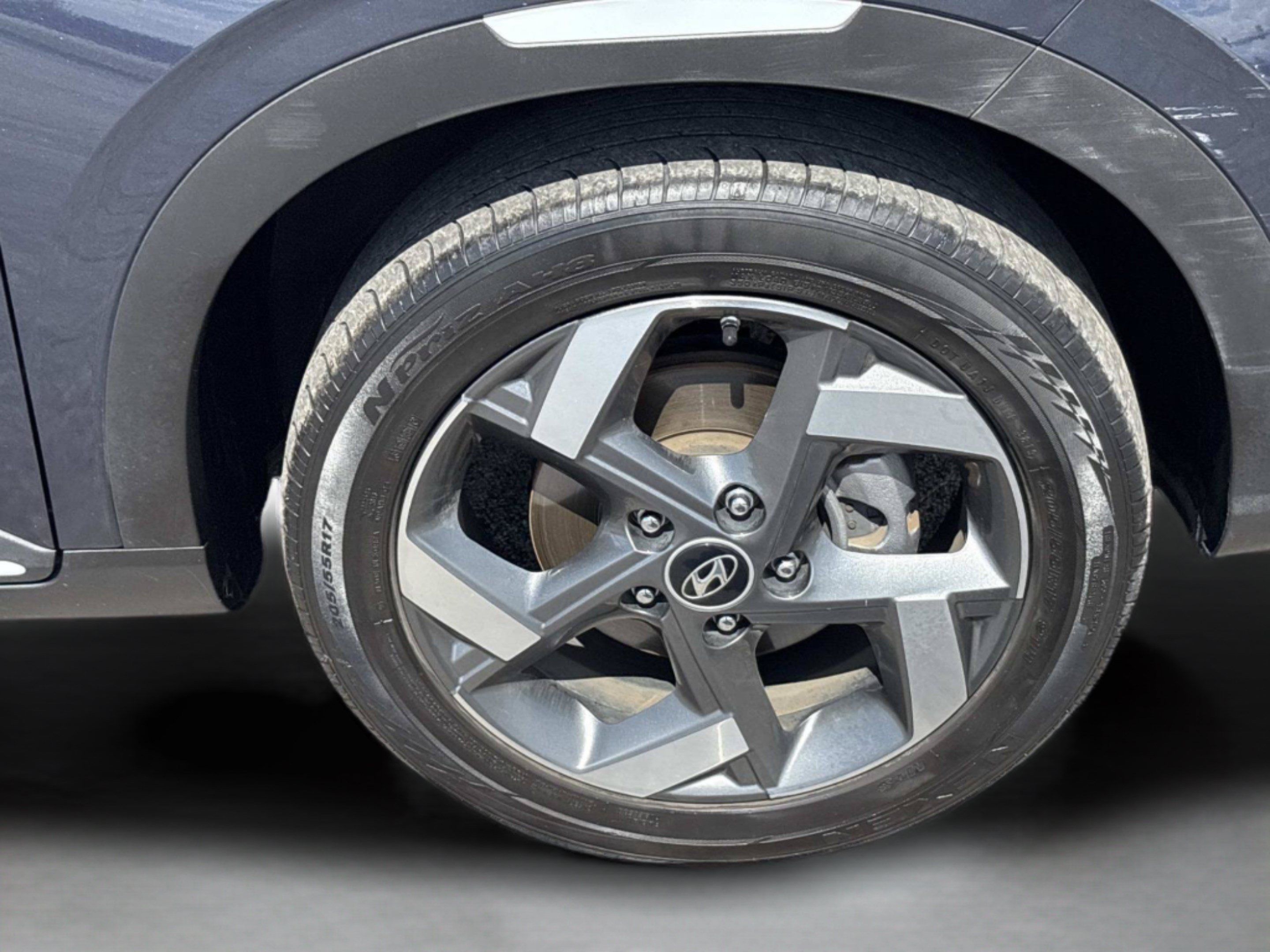 Used 2020 Hyundai Venue FWD image 33