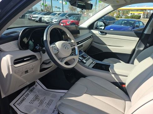 Used 2025 Hyundai Palisade Calligraphy image 9