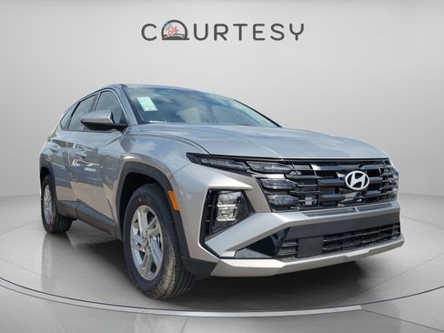 New 2026 Hyundai Tucson SE image 4