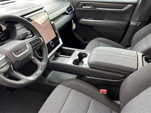 New 2025 GMC Acadia Elevation image 8