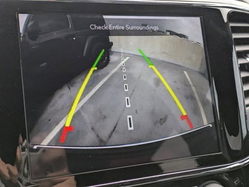 Used 2020 Jeep Grand Cherokee Limited image 19