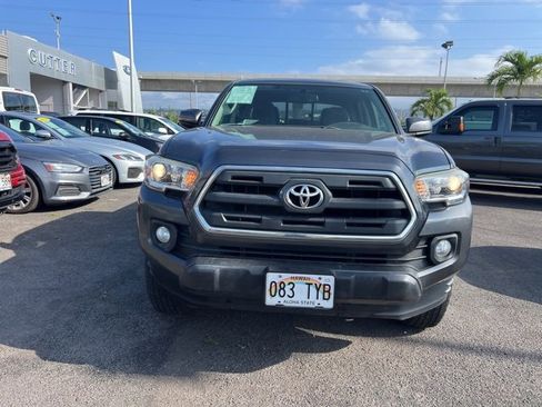 Used 2016 Toyota Tacoma SR5 image 2