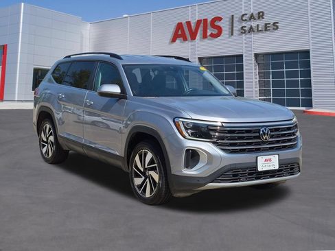 Used 2025 Volkswagen Atlas SE FWD image 3