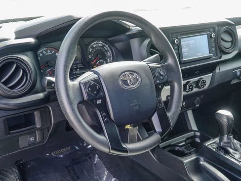 Used 2018 Toyota Tacoma SR image 14
