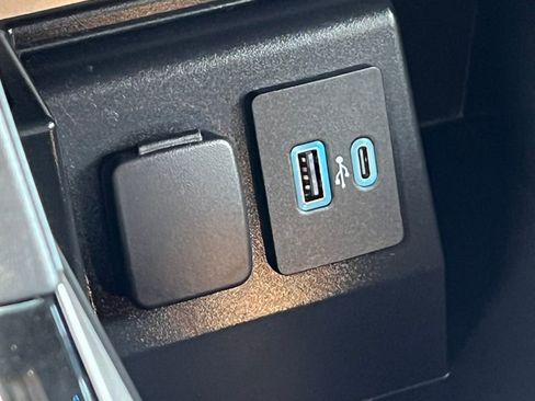 Certified 2022 Ford Explorer ST-Line w/ Class IV Trailer Tow Package image 30