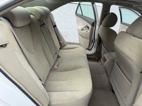 Used 2007 Toyota Camry LE FWD image 12