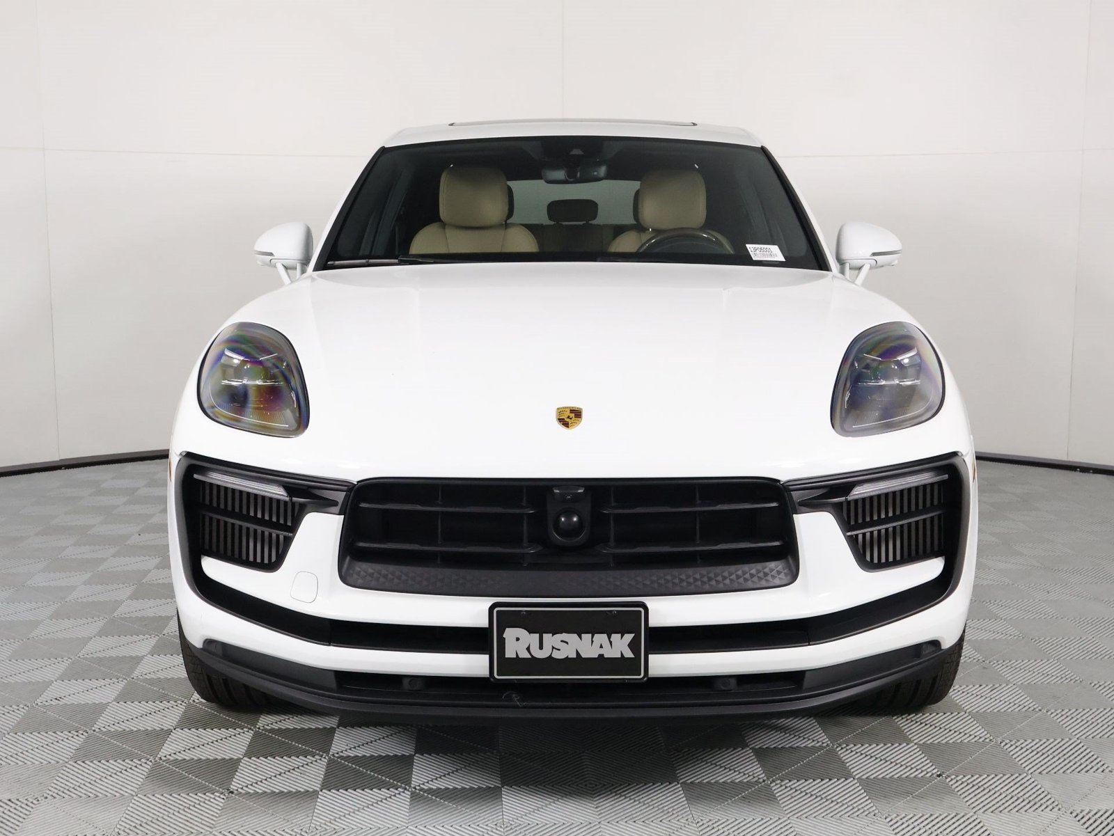 Certified 2022 Porsche Macan S AWD/4WD image 10