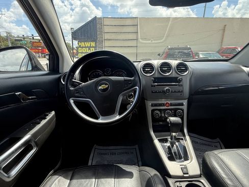 Used 2013 Chevrolet Captiva Sport LTZ FWD image 17