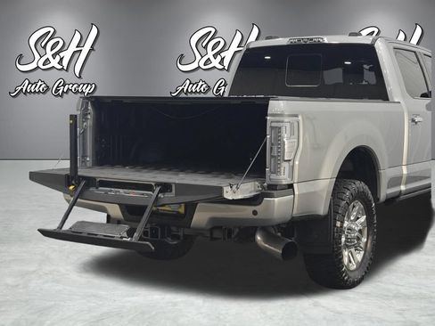 Used 2020 Ford F350 Platinum w/ FX4 Off-Road Package AWD/4WD image 36