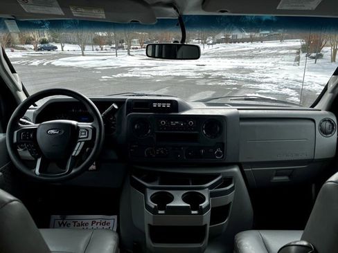 Used 2021 Ford E-350 and Econoline 350 Super Duty w/ Power Windows & Locks Group image 18