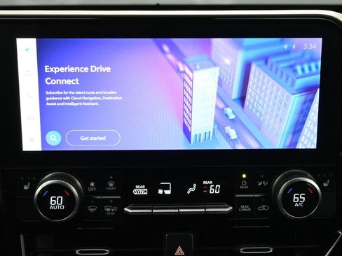 Used 2023 Toyota Highlander XLE image 9