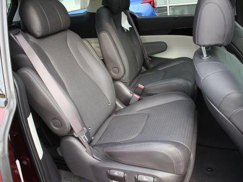 Used 2024 Kia Carnival SX Prestige FWD image 34
