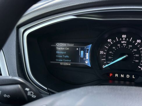 Used 2019 Ford Fusion SE FWD image 27