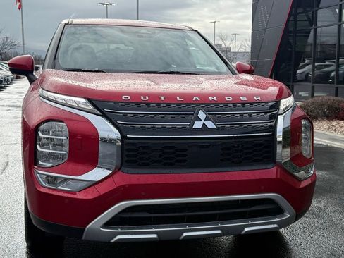 Used 2025 Mitsubishi Outlander SE image 31