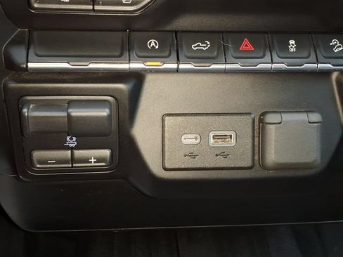 Used 2020 GMC Sierra 1500 Elevation w/ Elevation Value Package AWD/4WD image 28