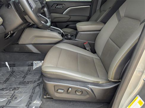 Used 2023 Chevrolet Colorado ZR2 w/ ZR2 Convenience Package III image 18