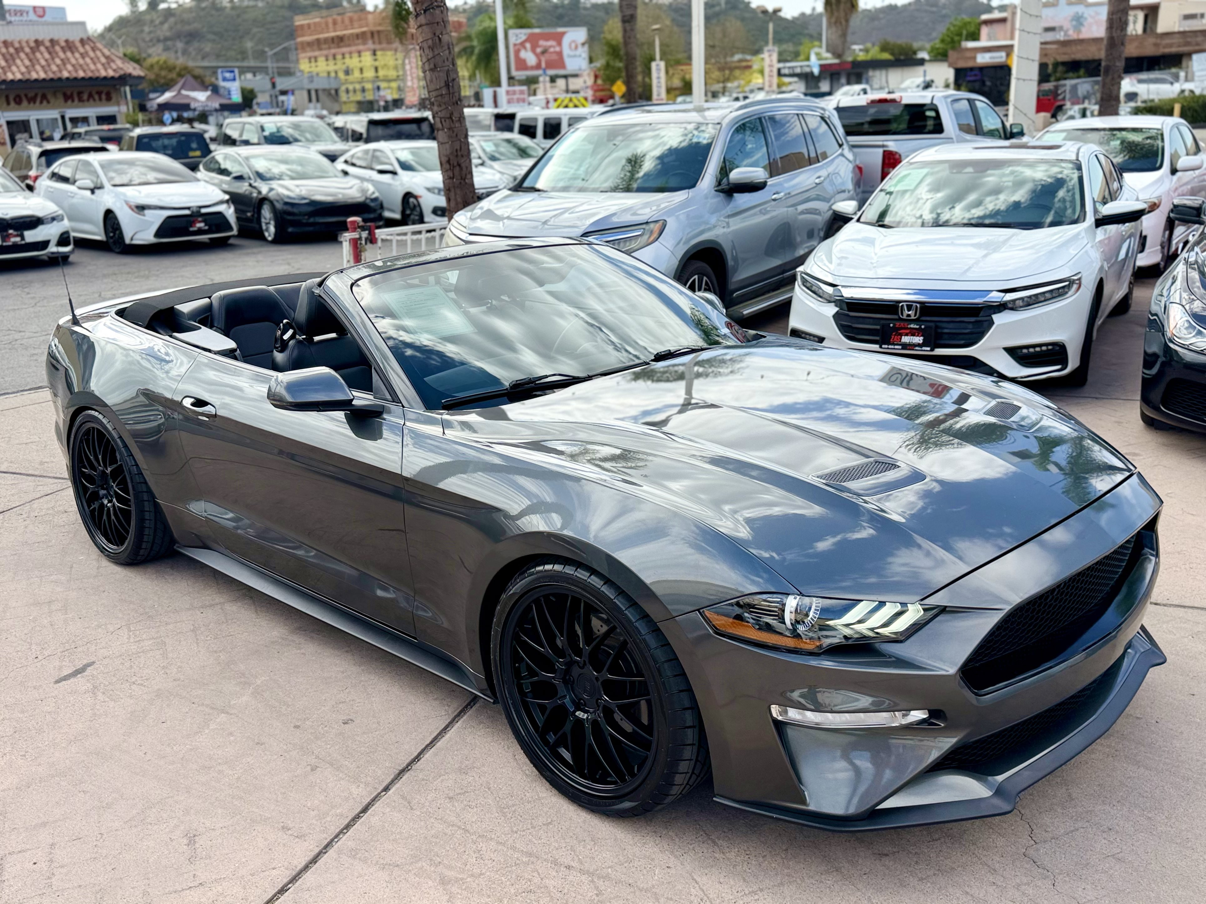 Used 2018 Ford Mustang Premium RWD image 7