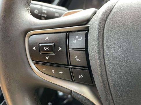 Used 2024 Lexus ES 350 w/ Premium Package image 32