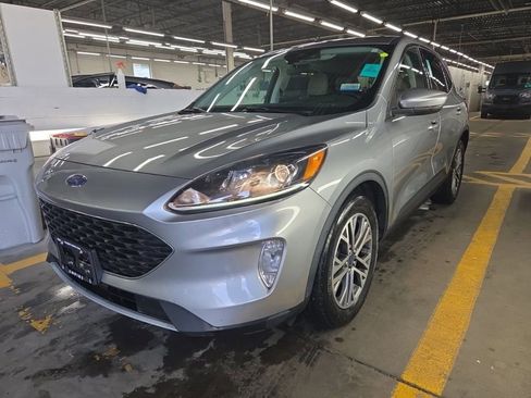 Used 2022 Ford Escape SEL FWD image 2
