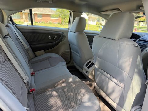 Used 2011 Ford Taurus SEL FWD image 14