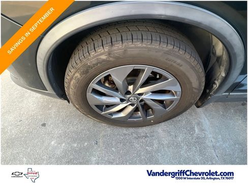 Used 2016 Nissan Rogue SL w/ SL Premium Package FWD image 2