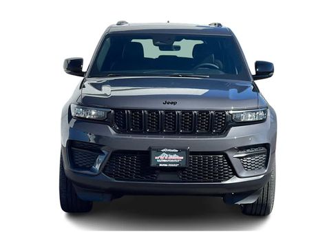 New 2025 Jeep Grand Cherokee Altitude image 3