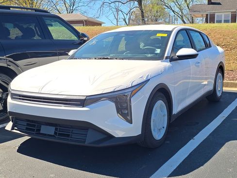 New 2026 Kia K4 LX image 3